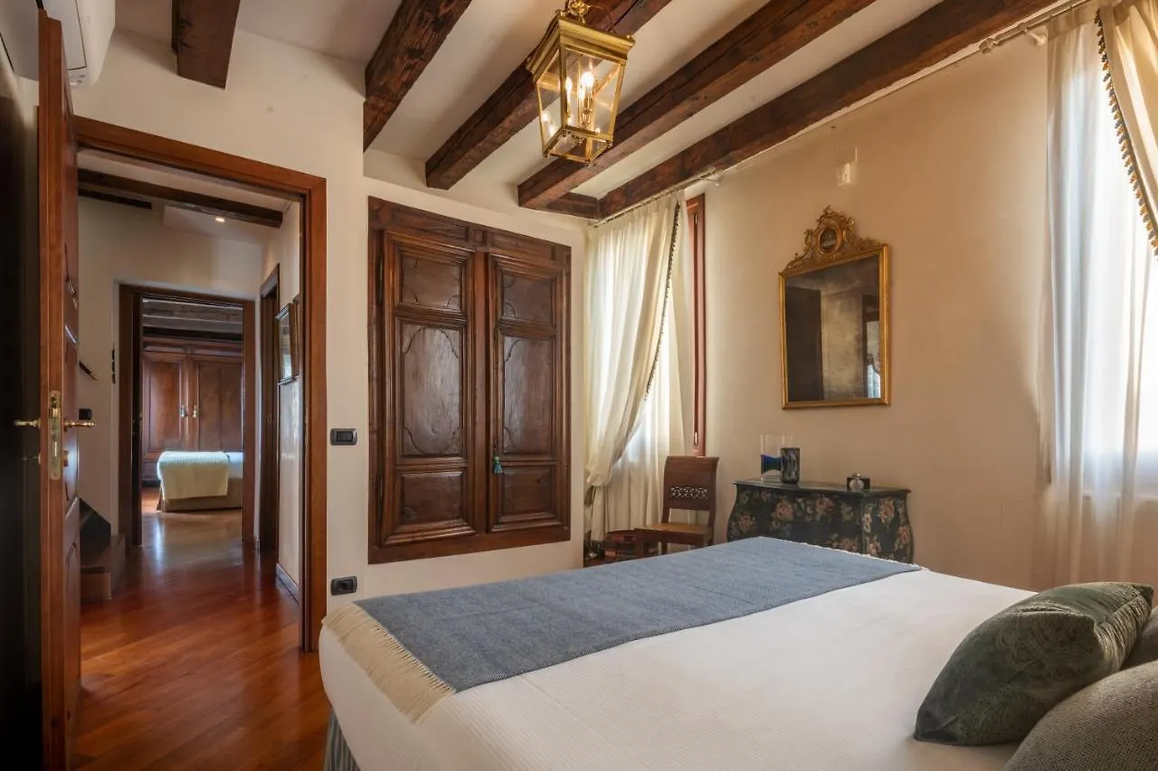 Garden Mansion With Private Mooring R&R Apartment Venice